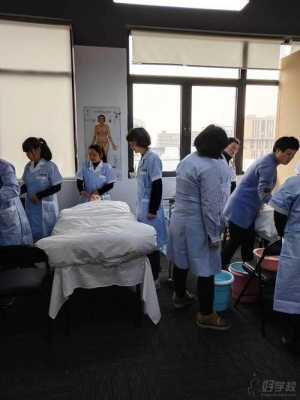 上海医疗照护培训学校