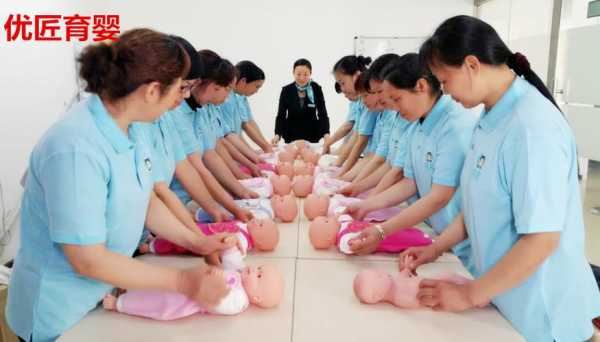 上海育婴师工资多少